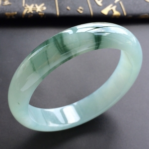(超值推荐)糯冰种飘花手镯(56.8mm)