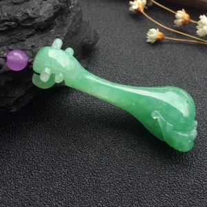（超值推荐）糯冰种豆色琵琶挂件