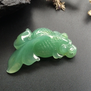 （超值推荐）糯冰种晴水年年有余挂件