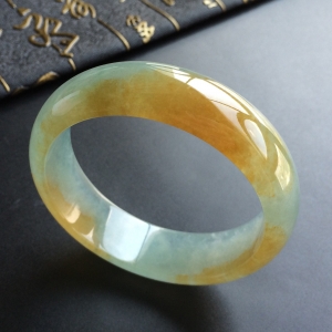 (超值推荐)冰种黄翡略飘花手镯(56.6mm)