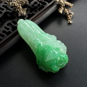 （超值推荐）糯冰种飘翠白菜挂件