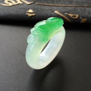 (超值推荐)冰种飘翠金蟾指环