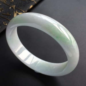 (超值推荐)糯冰种淡紫罗兰略飘花手镯(59.3mm)