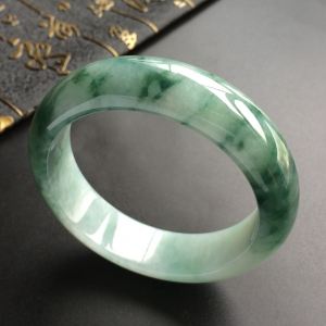 (超值推荐)糯冰种飘花手镯(58.1mm)