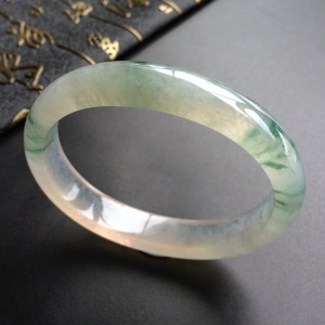 (超值推荐)冰种飘花贵妃镯(56.5mm-48.7mm)