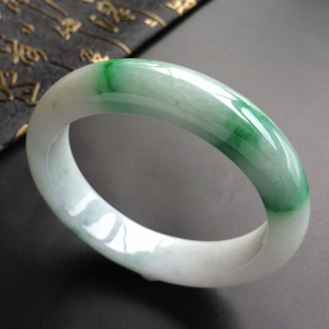 (超值推荐)糯冰种飘翠手镯(58.9mm)