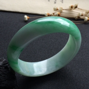 （超值推荐）糯冰种飘花手镯（57.4mm）