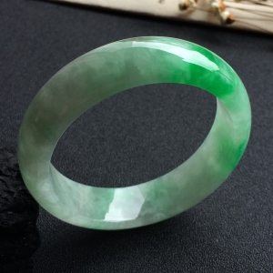 （超值推荐）糯冰种飘阳绿手镯（56.8mm）