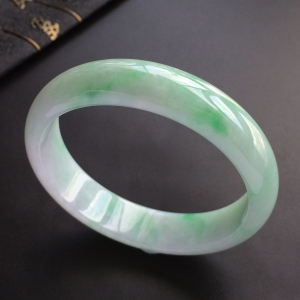 (超值推荐)糯冰种飘翠手镯(58.3mm)