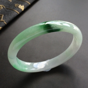 (超值推荐)糯冰种飘花贵妃镯(54.5mm-47.6mm)