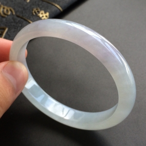 (超值推荐)糯冰种淡紫罗兰贵妃镯(53.2mm-49.8mm)