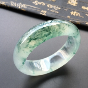 (超值推荐)冰玻种飘花手镯(55.9mm)