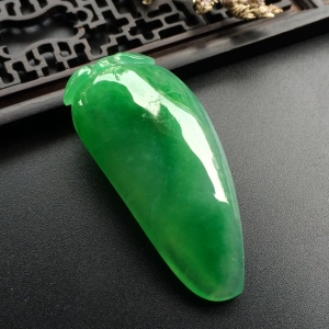 （超值推荐）糯冰种阳绿福瓜挂件