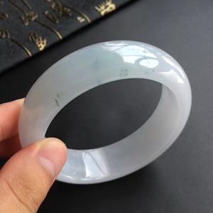(超值推荐)糯冰种淡紫罗兰略飘花手镯(59mm)