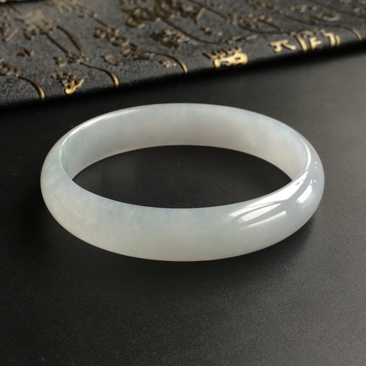 (超值推荐)糯冰种晴水贵妃镯(58.5mm-52.5mm)