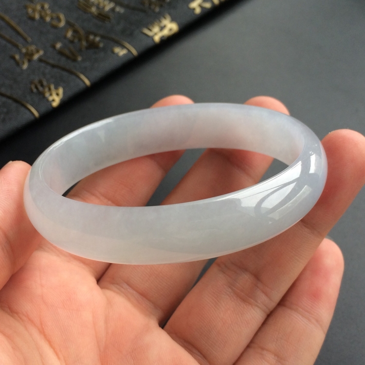 (超值推荐)糯冰种晴水贵妃镯(58.5mm-52.5mm)