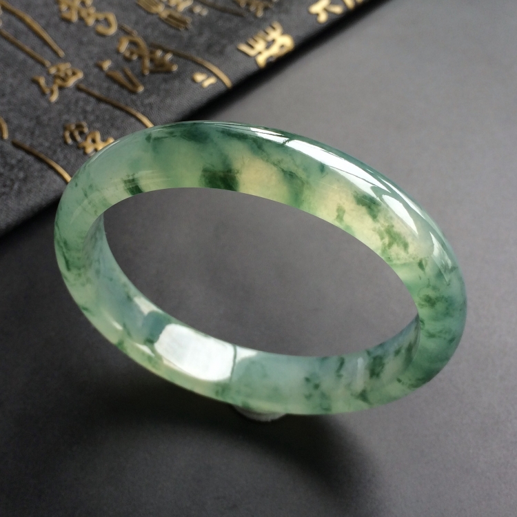 (超值推荐)冰种飘花贵妃镯(56mm-51.1mm)