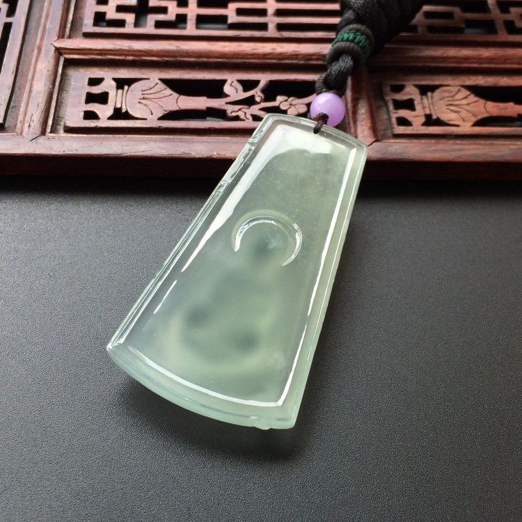 (超值推荐)冰玻种淡晴水莲悟挂件