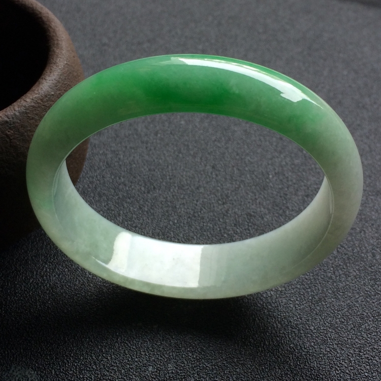 （超值推荐）糯冰种飘翠贵妃镯（54.6mm-48.7mm）