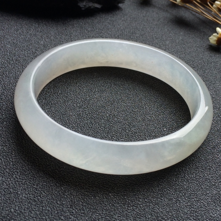 （超值推荐）冰种淡晴水贵妃镯（56.2mm-49.7mm）