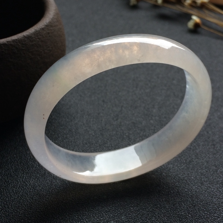 （超值推荐）冰种淡晴水贵妃镯（53.4mm-44.6mm）