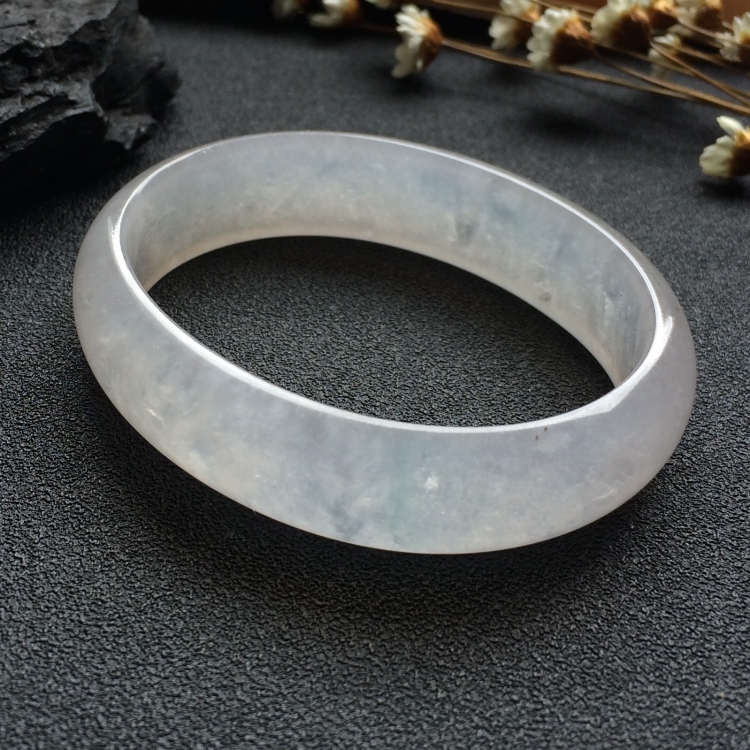 （超值推荐）冰种淡晴水贵妃镯（53.4mm-44.6mm）