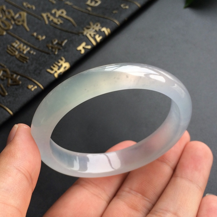 (超值推荐)冰种晴水贵妃镯(54.4mm-47.8mm)