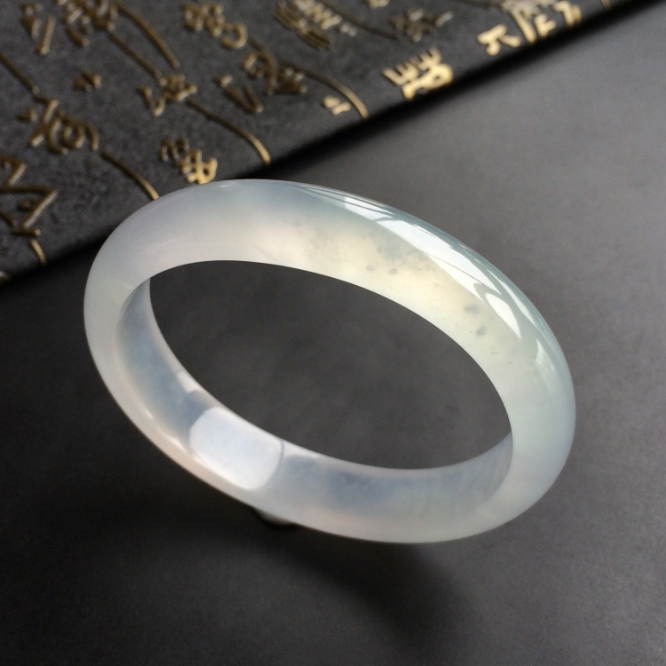 (超值推荐)冰种晴水贵妃镯(54.4mm-47.8mm)