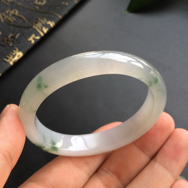 (超值推荐)冰种飘花贵妃镯(55.2mm-48.8mm)