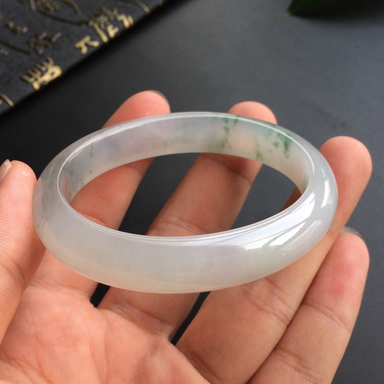 (超值推荐)冰种飘花贵妃镯(55.2mm-48.8mm)