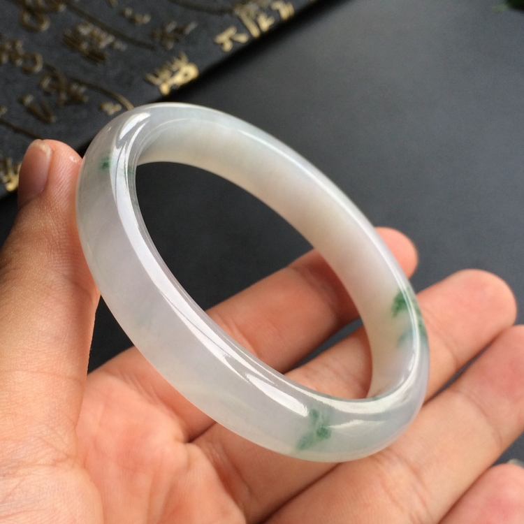 (超值推荐)冰种飘花贵妃镯(55.2mm-48.8mm)