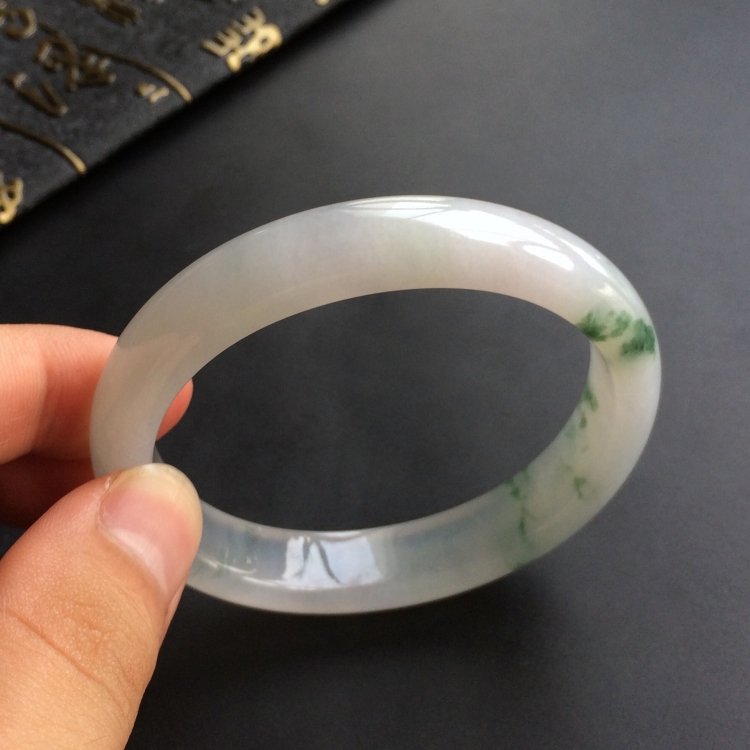 (超值推荐)冰种飘花贵妃镯(55.2mm-48.8mm)