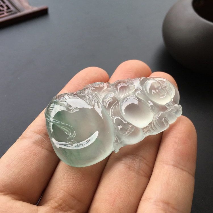 (超值推荐)冰玻种飘花布袋佛挂件
