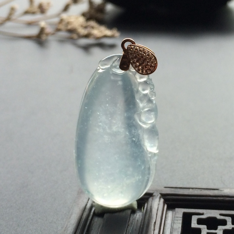 （超值推荐）冰玻种略飘花福瓜挂件