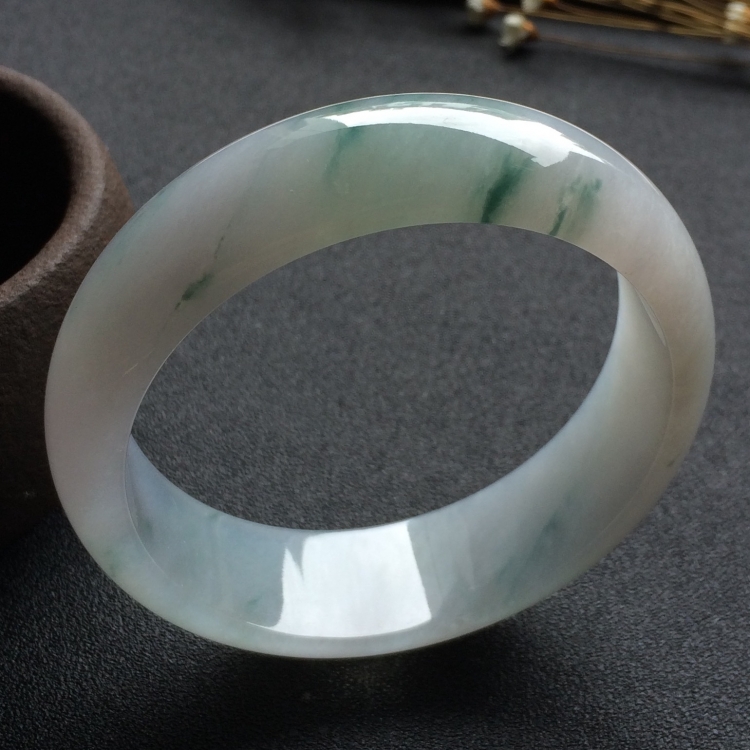 （超值推荐）糯冰种飘花手镯（58mm）