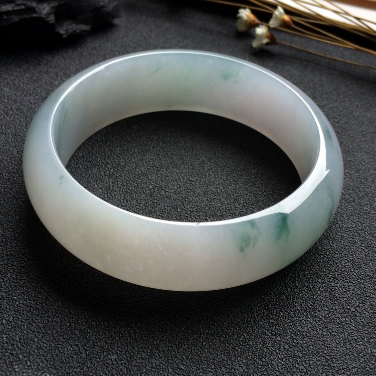 （超值推荐）糯冰种飘花手镯（58mm）