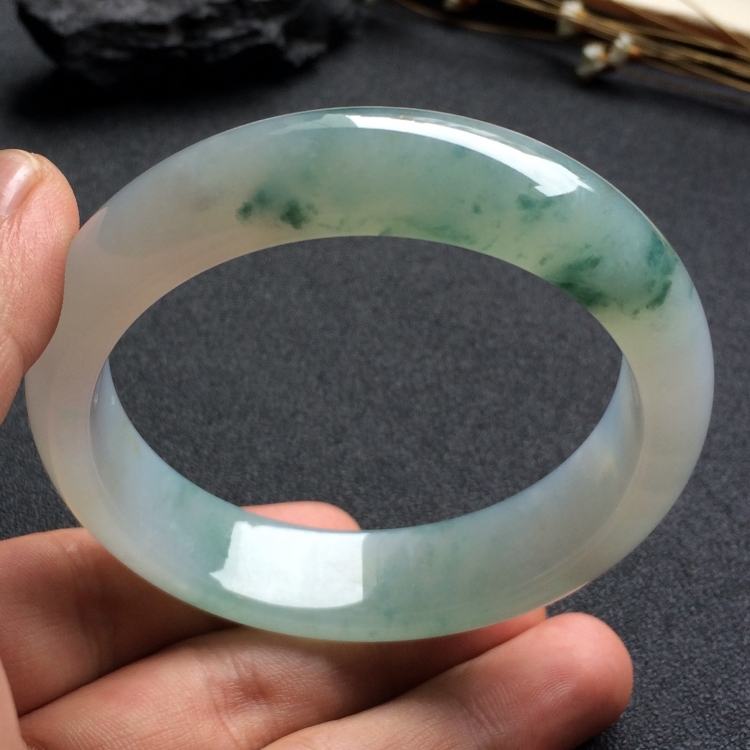 （超值推荐）糯冰种飘花手镯（56.2mm）