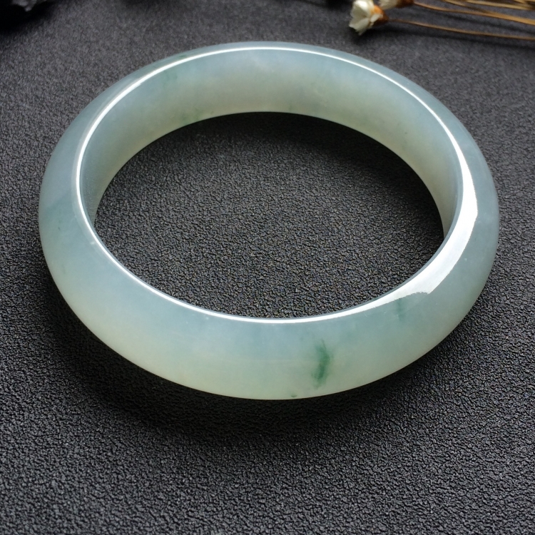 （超值推荐）糯冰种飘花手镯（57.2mm）