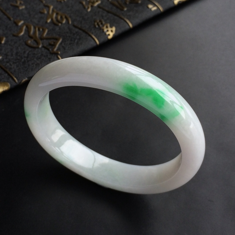 (超值推荐)糯冰种飘翠贵妃镯(56mm-49.3mm)