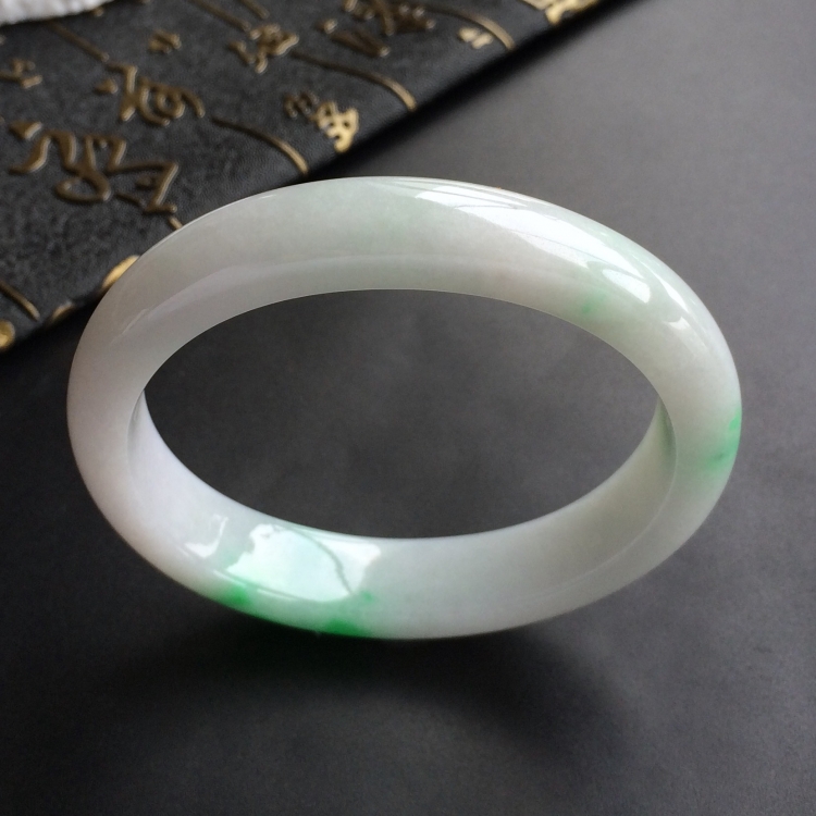(超值推荐)糯冰种飘翠贵妃镯(56mm-49.3mm)