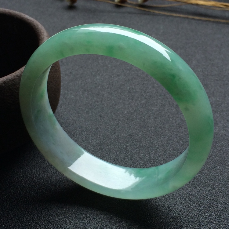（超值推荐）糯冰种飘花手镯（58.6mm）