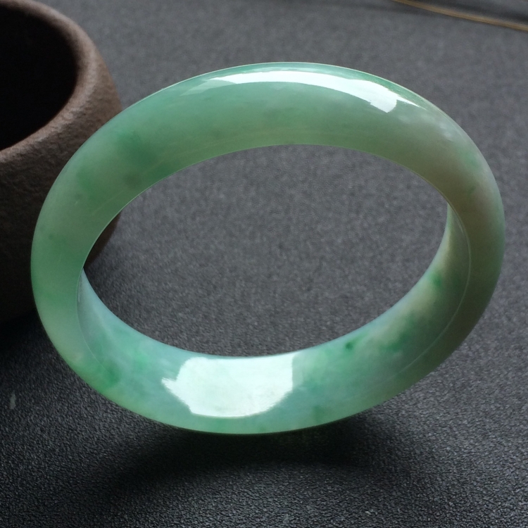 （超值推荐）糯冰种飘花手镯（58.6mm）
