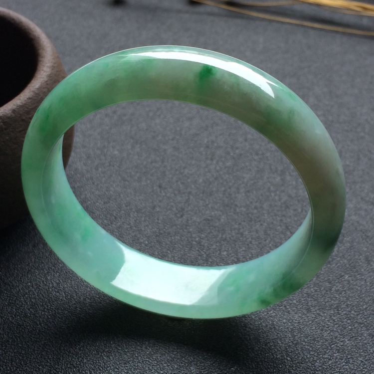 （超值推荐）糯冰种飘花手镯（58.6mm）