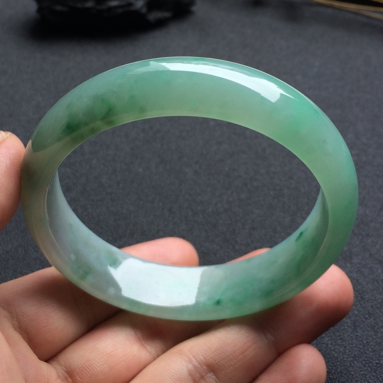 （超值推荐）糯冰种飘花手镯（58.6mm）