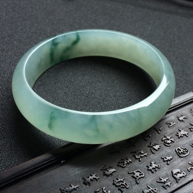 （超值推荐）糯冰种飘花手镯（59.2mm）