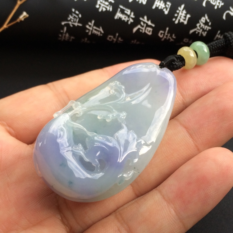 （超值推荐）糯冰种紫罗兰略飘花年年有余挂件
