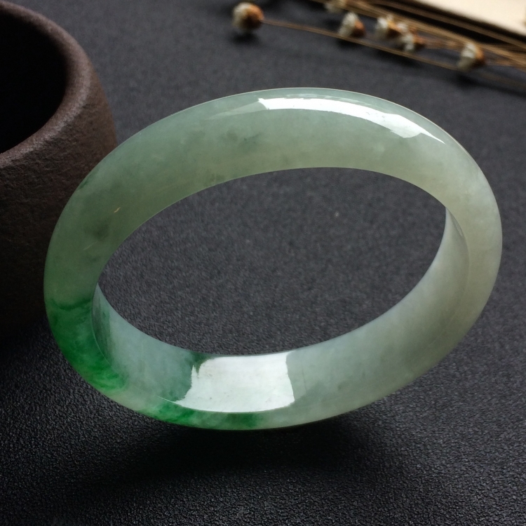 （超值推荐）糯冰种飘翠贵妃镯（55.8mm-49.5mm）