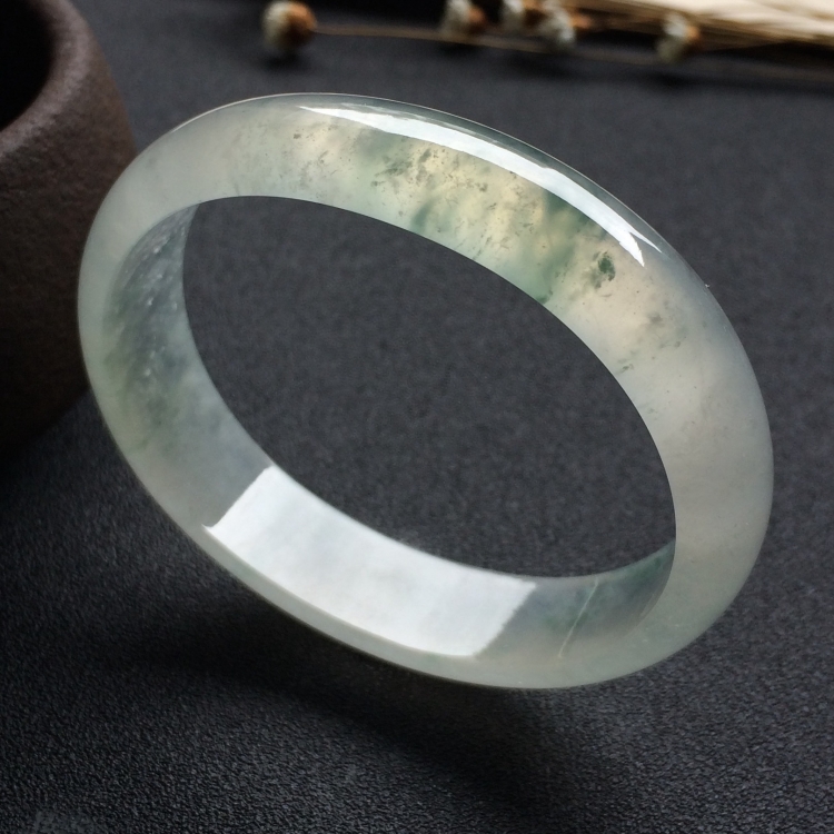 （超值推荐）冰种飘花贵妃镯（54.7mm-46mm）