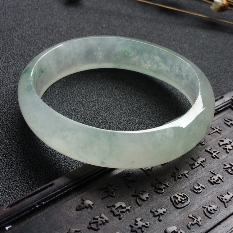 （超值推荐）冰种飘花贵妃镯（54.7mm-46mm）