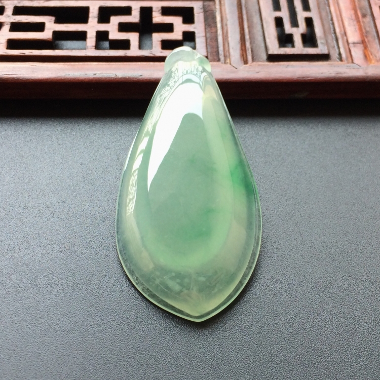 (超值推荐)冰种飘翠福瓜挂件